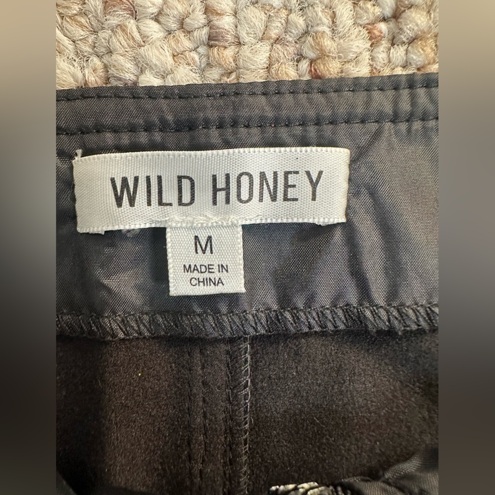 Wild Honey Gold and Black Sequin Mini Skirt size M - Picture 6 of 6